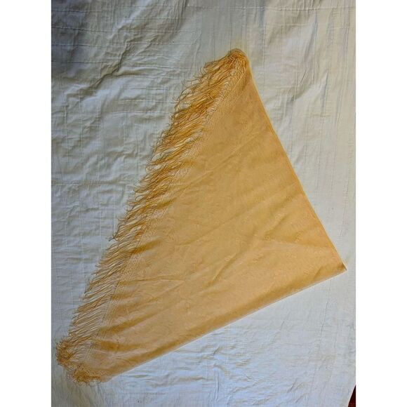 Vintage peachy/yellow crocheted scarf with fringe triangle - Picture 2 of 6